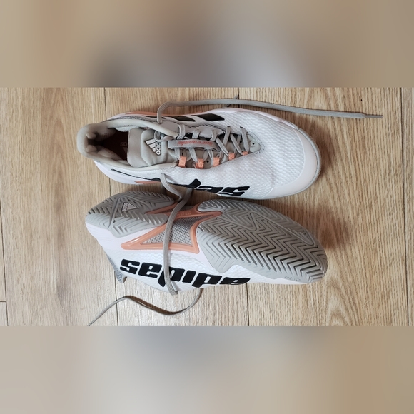 Adidas Barricade tennis shoes - Picture 3 of 7